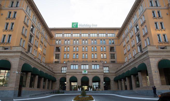 Holiday Inn Aktau Exterior