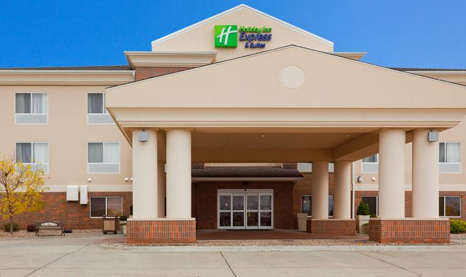 Holiday Inn Express Hotel & Suites Exterior