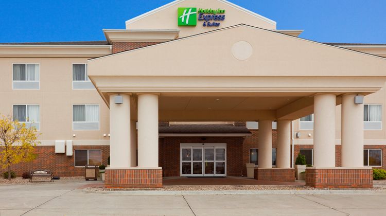 Holiday Inn Express Hotel & Suites Exterior