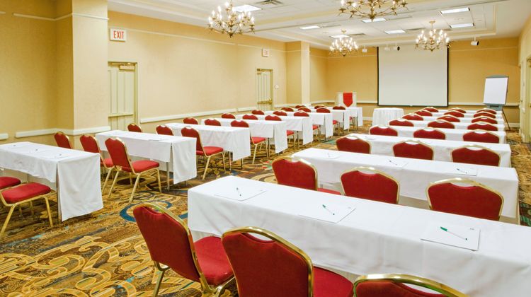 Holiday Inn Chantilly-Dulles Expo Ballroom