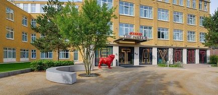 Hotel The Match Exterior