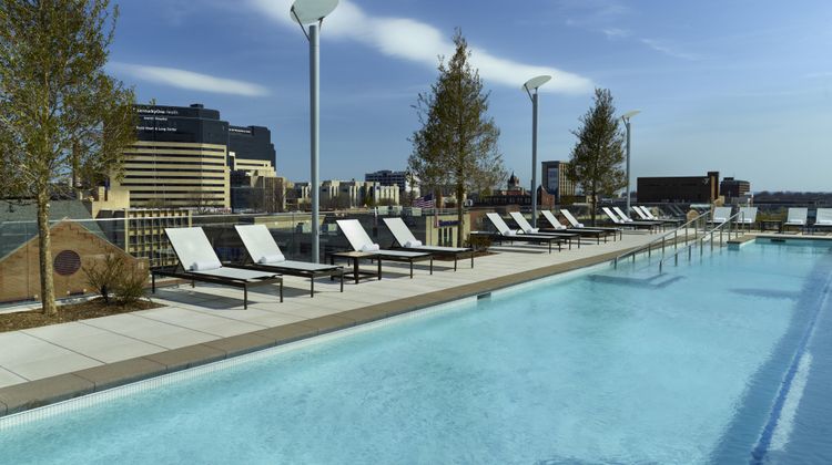 Omni Louisville Hotel Pool