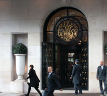 Four Seasons Hotel George V Exterior