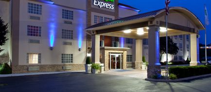 Holiday Inn Express Exterior