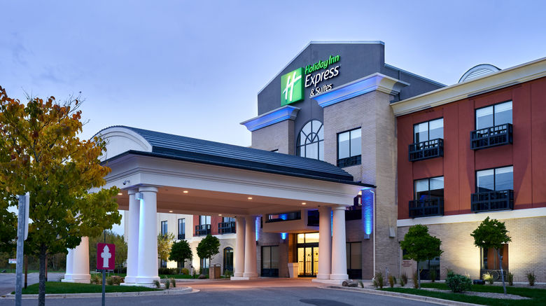 Holiday Inn Express Hotel  and  Suites Exterior. Images powered by <a href="https://www.leonardoworldwide.com" target="_blank" rel="noopener">Leonardo</a>.