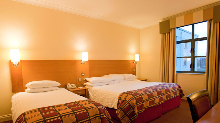 Armagh City Hotel Room