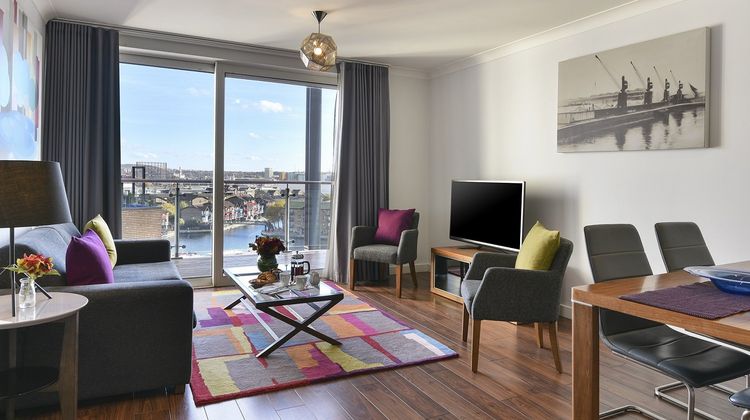 Fraser Place Canary Wharf Room