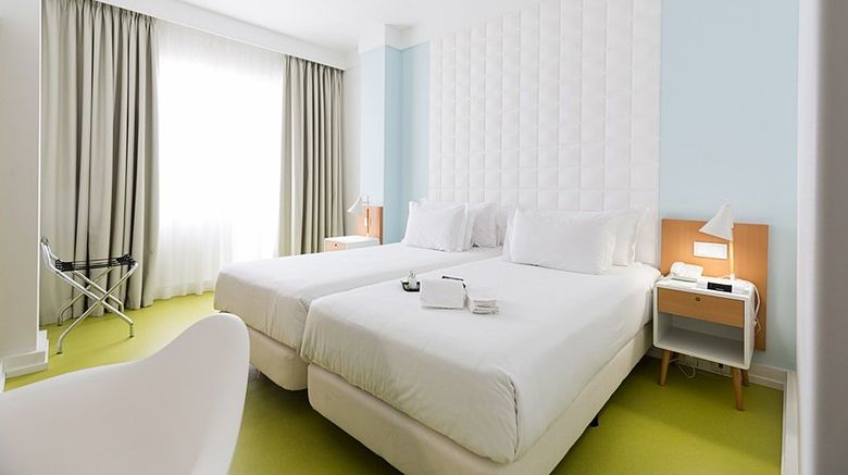 <b>Legendary Porto Room</b>. Images powered by <a href="https://www.leonardoworldwide.com/" title="Leonardo Worldwide" target="_blank">Leonardo</a>.