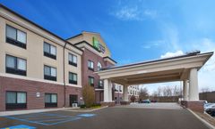 Holiday Inn Express Hotel & Suites