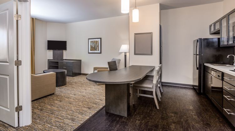 Candlewood Suites Bethlehem South Suite