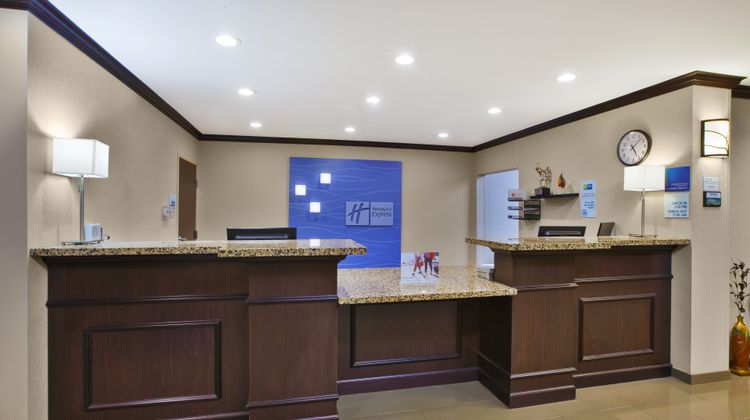 Holiday Inn Express Hotel & Suites Lobby