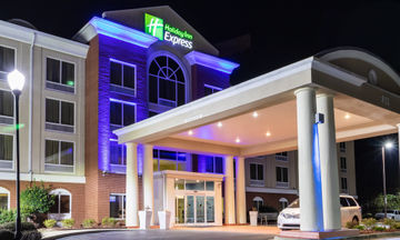 Holiday Inn Express & Suites Birmingham