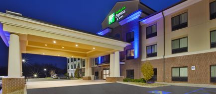 Holiday Inn Express Hotel & Suites Exterior