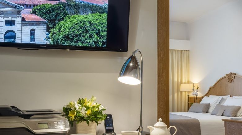 <b>Kydon Hotel Suite</b>. Images powered by <a href="https://www.leonardoworldwide.com/" title="Leonardo Worldwide" target="_blank">Leonardo</a>.