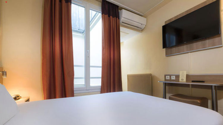 French Theory Quartier Latin Hotel Room