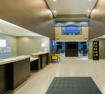 Holiday Inn Express Hotel & Suites Lobby