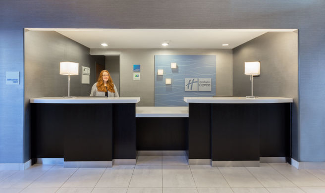 Holiday Inn Express Hotel & Suites Lobby