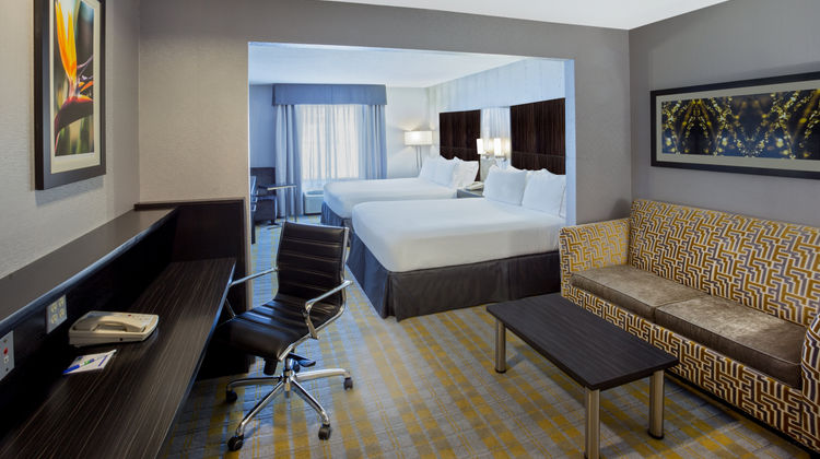 Holiday Inn Express Hotel & Suites Room