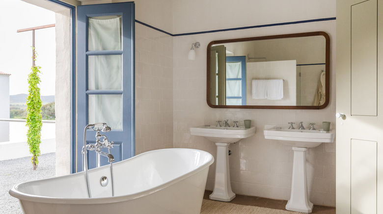 <b>Sao Lourenco do Barrocal Hotel Suite</b>. Images powered by <a href="https://www.leonardoworldwide.com/" title="Leonardo Worldwide" target="_blank">Leonardo</a>.