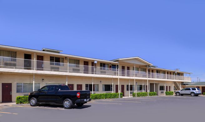 Scottish Inns & Suites Lubbock Exterior