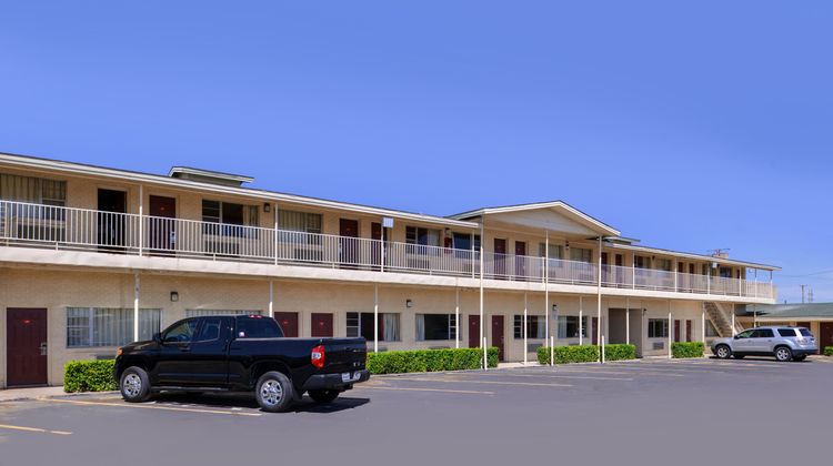 Scottish Inns & Suites Lubbock Exterior