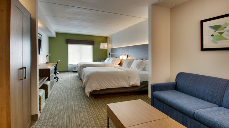Holiday Inn Express Hotel & Suites Suite