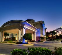 Holiday Inn Express Hotel & Suites Exterior