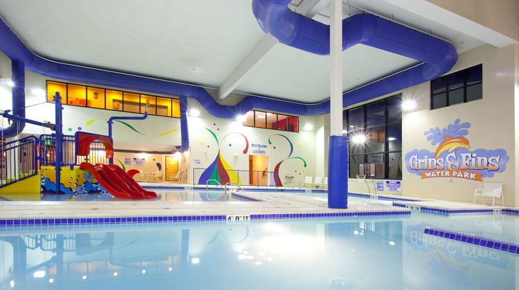 Holiday Inn Express & Suites Pool