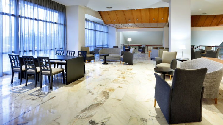 Exe Isla Cartuja Lobby