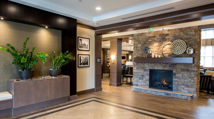 Staybridge Suites Latham Lobby
