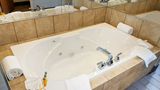 <b>Holiday Inn Suite</b>. Images powered by <a href="https://www.leonardoworldwide.com/" title="Leonardo Worldwide" target="_blank">Leonardo</a>.