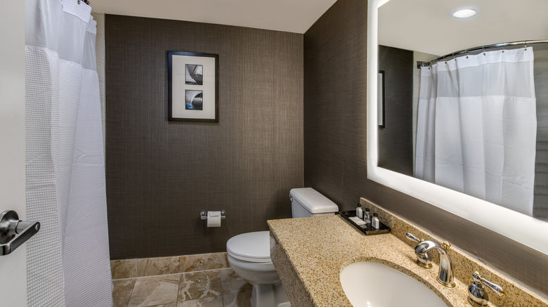 <b>Crowne Plaza Annapolis Hotel Room</b>. Images powered by <a href="https://www.leonardoworldwide.com/" title="Leonardo Worldwide" target="_blank">Leonardo</a>.