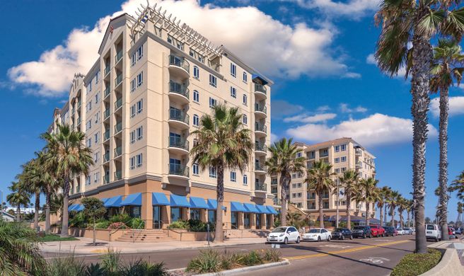 Wyndham Oceanside Pier Resort Exterior