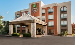Holiday Inn Express & Suites Bentonville