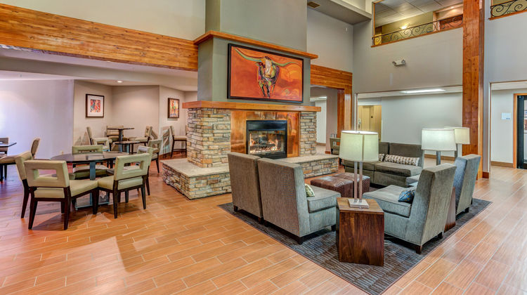 Holiday Inn Express & Suites Lobby