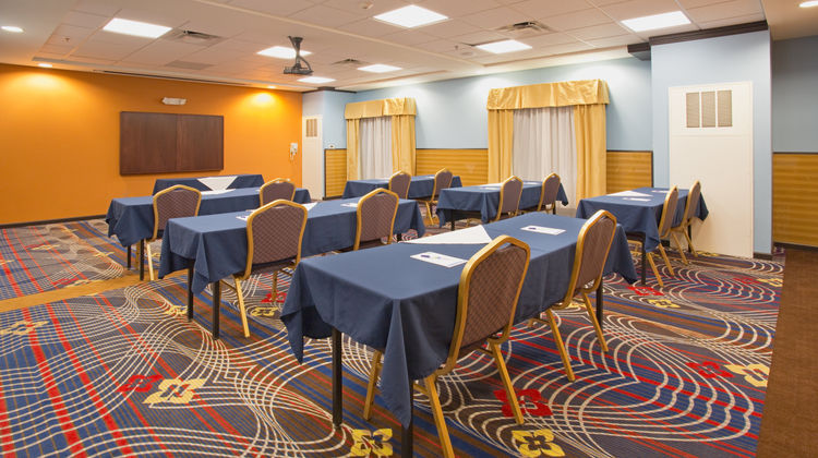 Holiday Inn Express & Suites Thornton Meeting