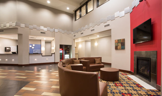Holiday Inn Express & Suites Thornton Exterior