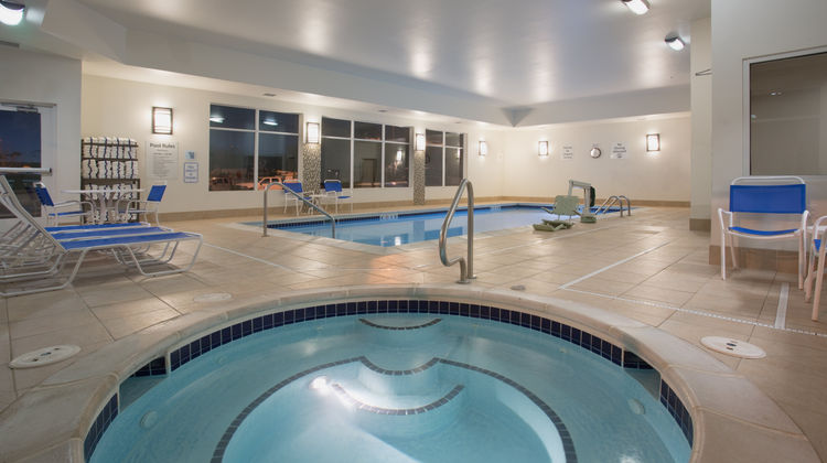 Holiday Inn Express & Suites Thornton Pool