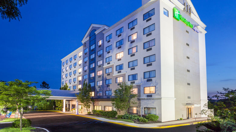 Holiday Inn Express Hauppauge Exterior. Images powered by <a href="https://www.leonardoworldwide.com" target="_blank" rel="noopener">Leonardo</a>.