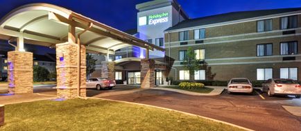 Holiday Inn Express Romulus / Detroit Airport, an Exterior
