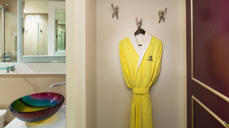 Staypineapple, An Artful Hotel, Midtown Room