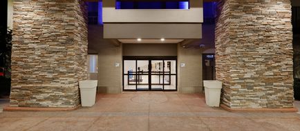 Holiday Inn Express Exterior