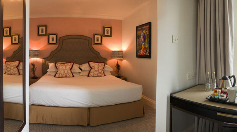 <b>The Bird Room</b>. Images powered by <a href="https://www.leonardoworldwide.com/" title="Leonardo Worldwide" target="_blank">Leonardo</a>.