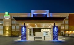 Holiday Inn Express & Suites Wapakoneta