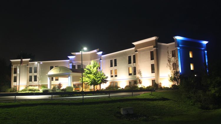 Holiday Inn Express Exterior