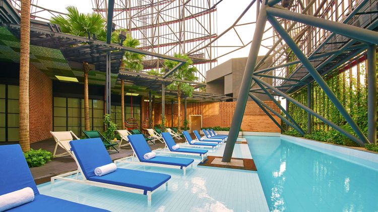 Oasia Hotel Downtown Singapore Pool