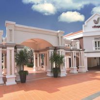 Village Hotel Albert Court