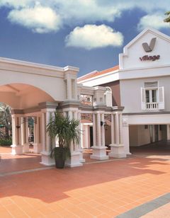 Village Hotel Albert Court