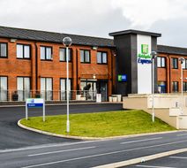 Holiday Inn Express Wigan Exterior