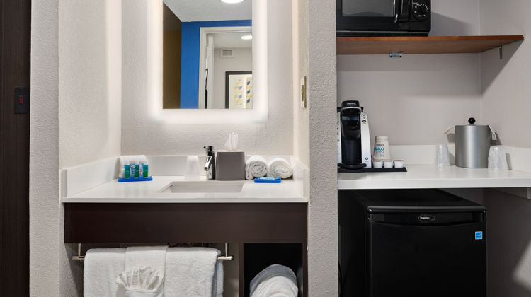 Holiday Inn Express - Atlanta/Kennesaw Room